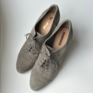 Tahari Gray Suede Loafers Classic Flats